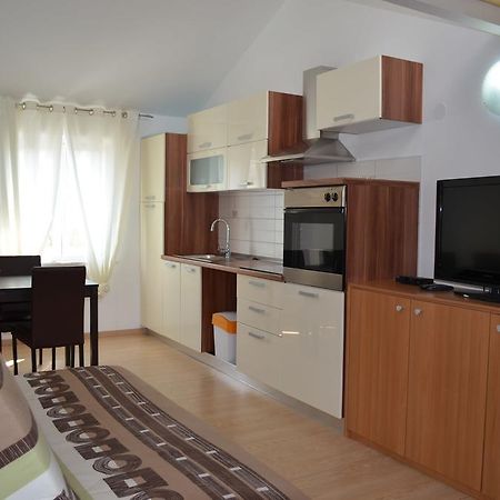 Apartments Matej & Irena Cres Oda fotoğraf